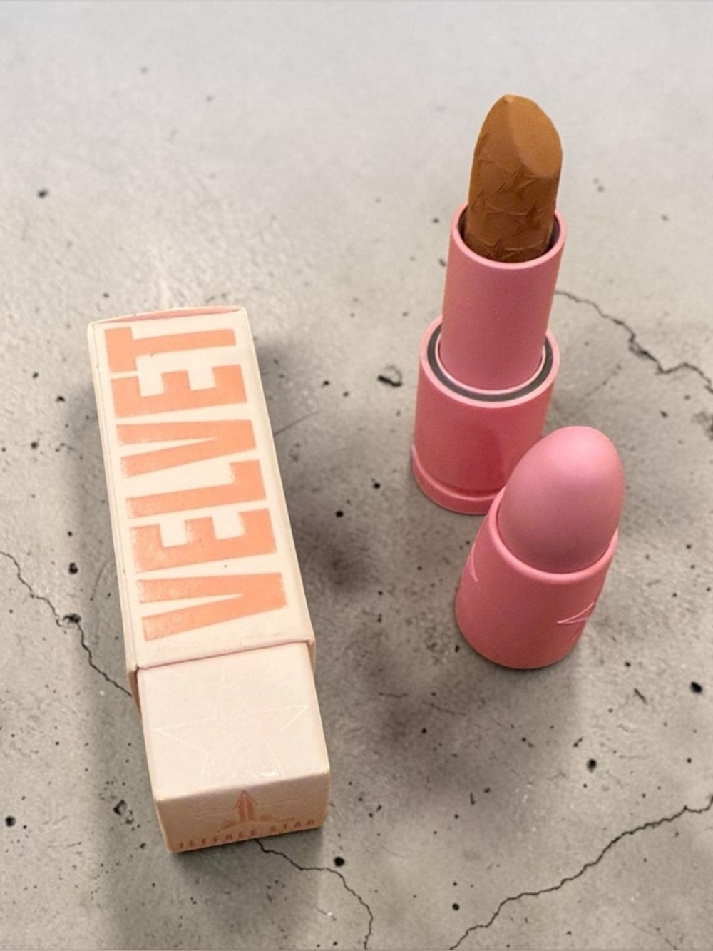 Jeffree Star Lipstick - Velvet Trap Paleontologist